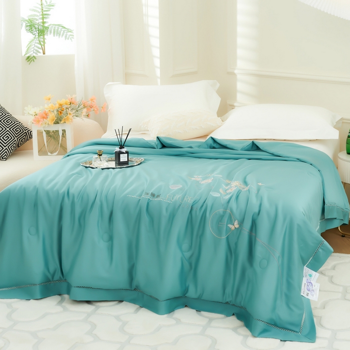 91家纺网 家纺一手货源 找家纺 太阳羽家纺 2026新款天丝绣花镂空夏凉被空调被深睡眠夏被 海蓝色