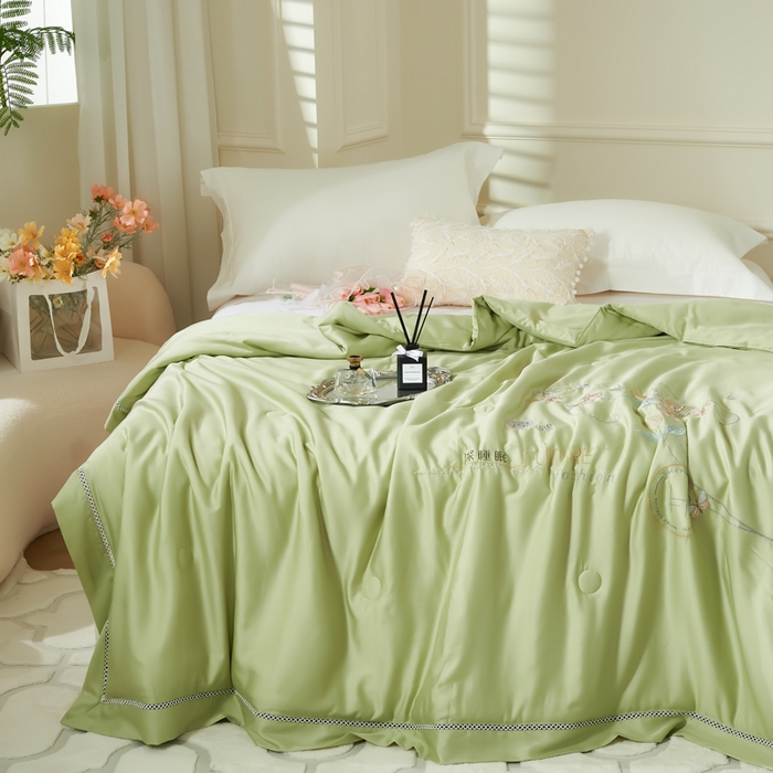 91家纺网 家纺一手货源 找家纺 太阳羽家纺 2026新款天丝绣花镂空夏凉被空调被深睡眠夏被 淡绿色