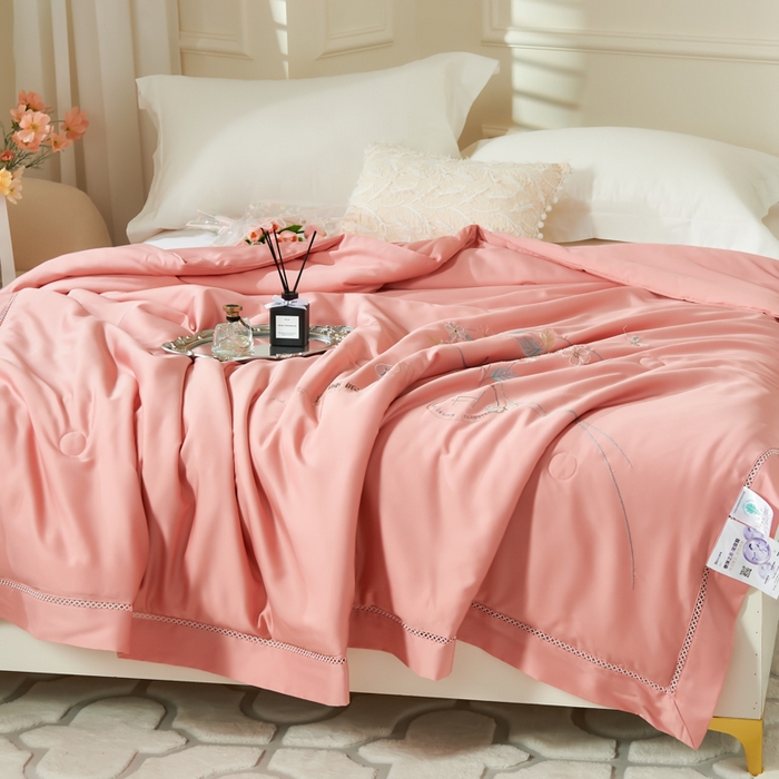 91家纺网 家纺一手货源 找家纺 太阳羽家纺 2026新款天丝绣花镂空夏凉被空调被深睡眠夏被 橘红色