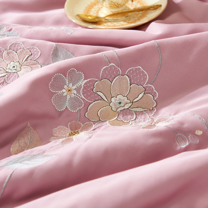 91家纺网 家纺一手货源 找家纺 太阳羽家纺 2026新款天丝绣花镂空夏凉被空调被深睡眠夏被 珠红色