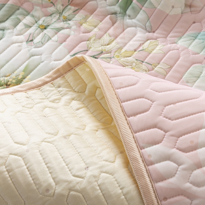 91家纺网 家纺一手货源 找家纺 美丽折家纺 2026新款0.6厚乳胶凉席印花系列 花颜