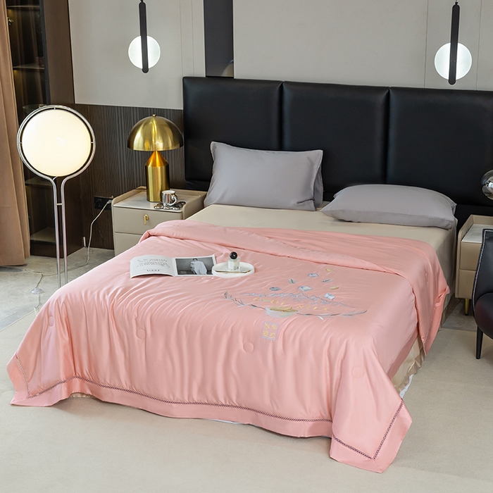 91家纺网 家纺一手货源 找家纺 （总）太阳羽家纺 2026新款40s冰蚕科技天丝镂空夏被绣花夏凉被空调被子