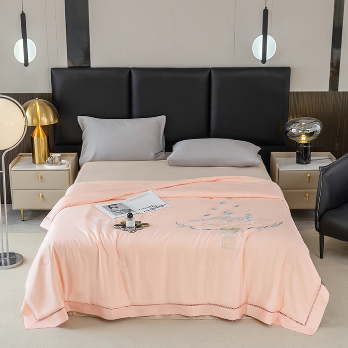 91家纺网 家纺一手货源 找家纺 （总）太阳羽家纺 2026新款40s冰蚕科技天丝镂空夏被绣花夏凉被空调被子