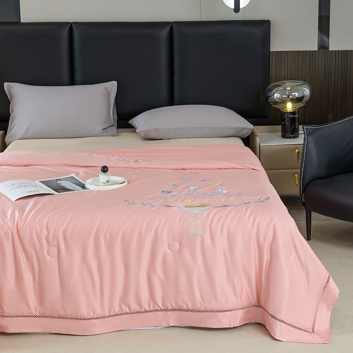 91家纺网 家纺一手货源 找家纺 （总）太阳羽家纺 2026新款40s冰蚕科技天丝镂空夏被绣花夏凉被空调被子