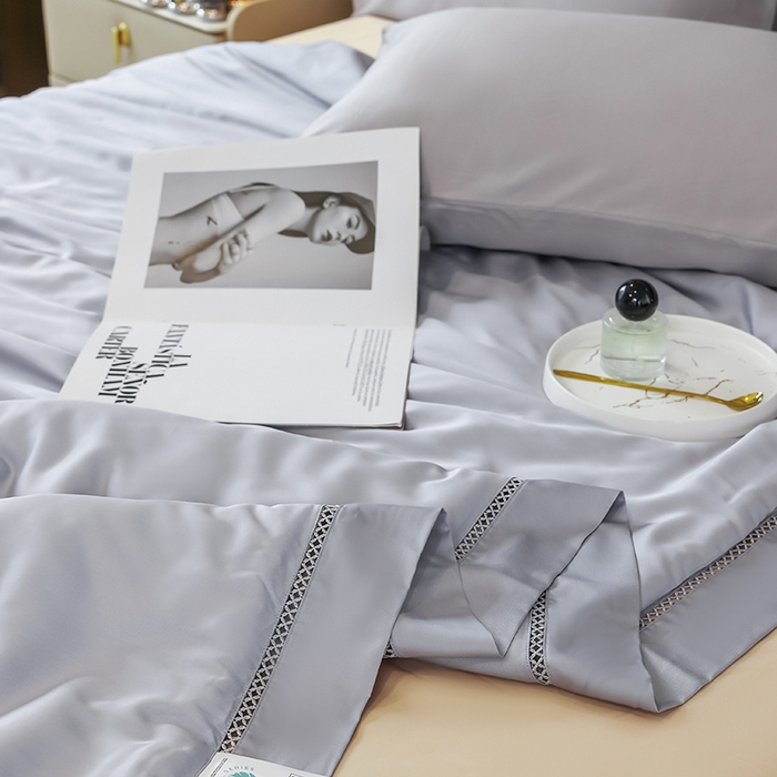 91家纺网 家纺一手货源 找家纺 太阳羽家纺 2026新款40s冰蚕科技天丝镂空夏被绣花夏凉被空调被子 清雅冰-灰