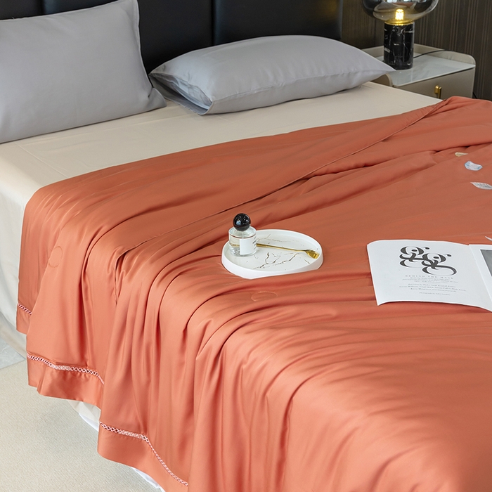 91家纺网 家纺一手货源 找家纺 太阳羽家纺 2026新款40s冰蚕科技天丝镂空夏被绣花夏凉被空调被子 清雅冰-橘