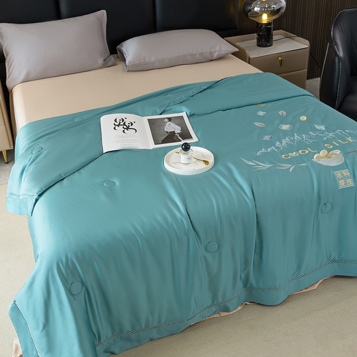 91家纺网 家纺一手货源 找家纺 太阳羽家纺 2026新款40s冰蚕科技天丝镂空夏被绣花夏凉被空调被子 清雅冰-兰