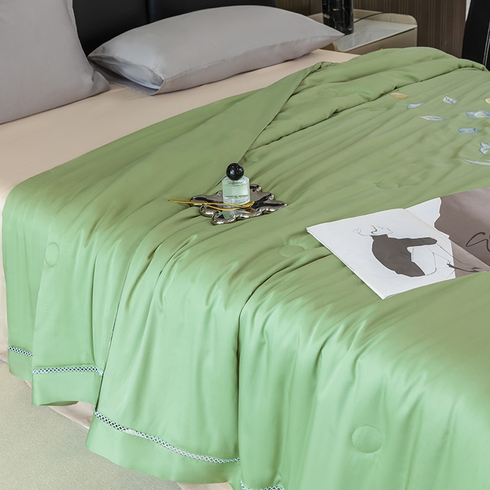 91家纺网 家纺一手货源 找家纺 太阳羽家纺 2026新款40s冰蚕科技天丝镂空夏被绣花夏凉被空调被子 清雅冰-浅绿