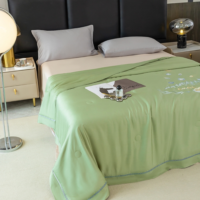 91家纺网 家纺一手货源 找家纺 太阳羽家纺 2026新款40s冰蚕科技天丝镂空夏被绣花夏凉被空调被子 清雅冰-浅绿