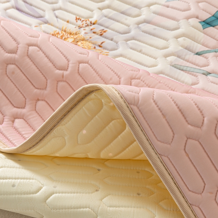 91家纺网 家纺一手货源 找家纺 美丽折家纺 2026新款0.6厚乳胶凉席印花系列 施华洛风情