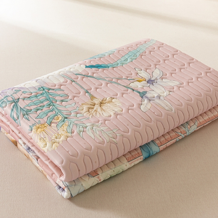 91家纺网 家纺一手货源 找家纺 美丽折家纺 2026新款0.6厚乳胶凉席印花系列 施华洛风情