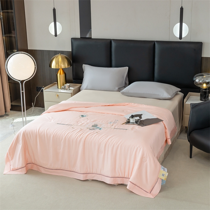 91家纺网 家纺一手货源 找家纺 太阳羽家纺 2026新款60支天丝提花镂空夏被夏凉被空调被冰豆系列 冰豆-粉玉