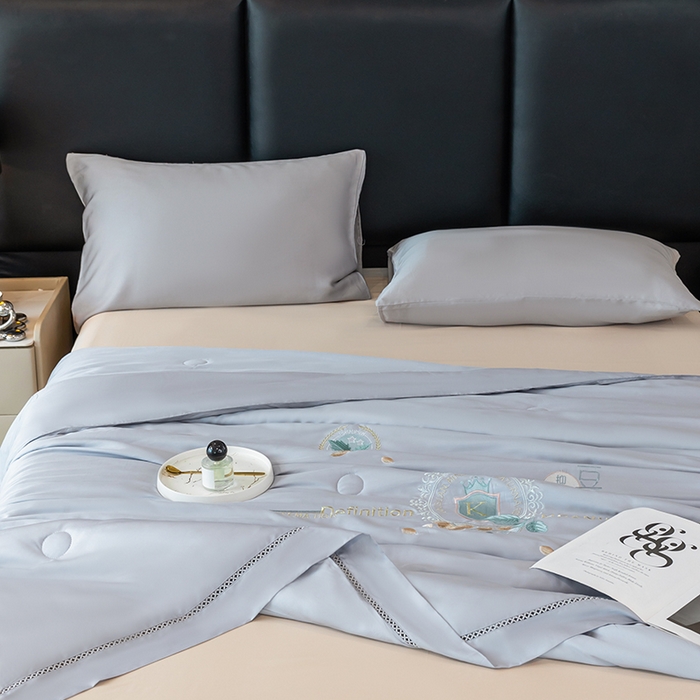 91家纺网 家纺一手货源 找家纺 太阳羽家纺 2026新款60支天丝提花镂空夏被夏凉被空调被冰豆系列 冰豆-轻奢灰