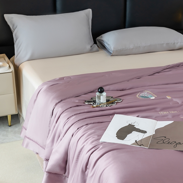 91家纺网 家纺一手货源 找家纺 太阳羽家纺 2026新款60支天丝提花镂空夏被夏凉被空调被冰豆系列 冰豆-丁香紫