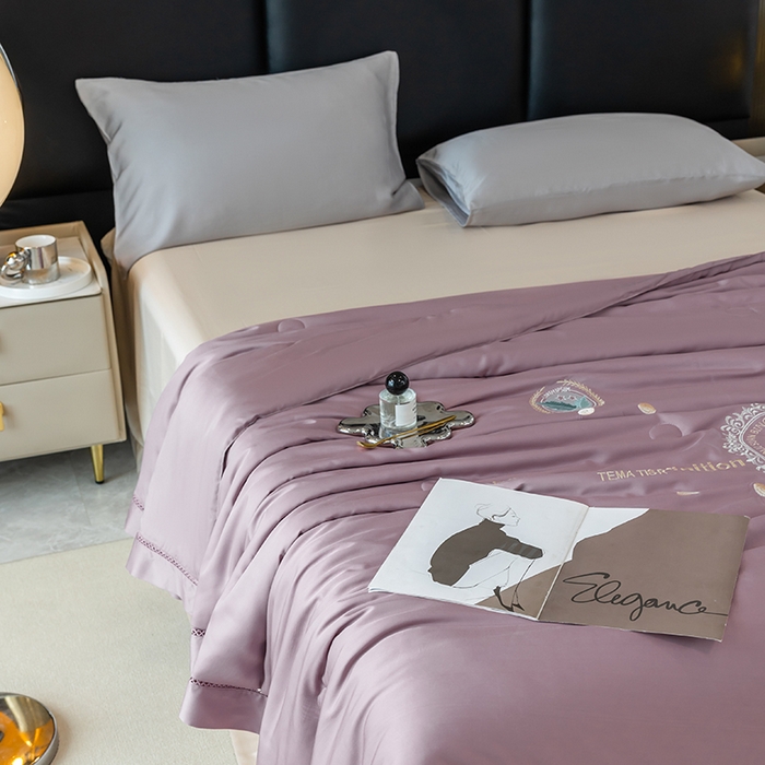 91家纺网 家纺一手货源 找家纺 太阳羽家纺 2026新款60支天丝提花镂空夏被夏凉被空调被冰豆系列 冰豆-丁香紫