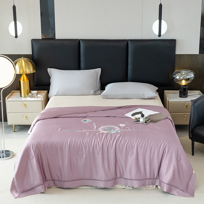 91家纺网 家纺一手货源 找家纺 太阳羽家纺 2026新款60支天丝提花镂空夏被夏凉被空调被冰豆系列 冰豆-丁香紫