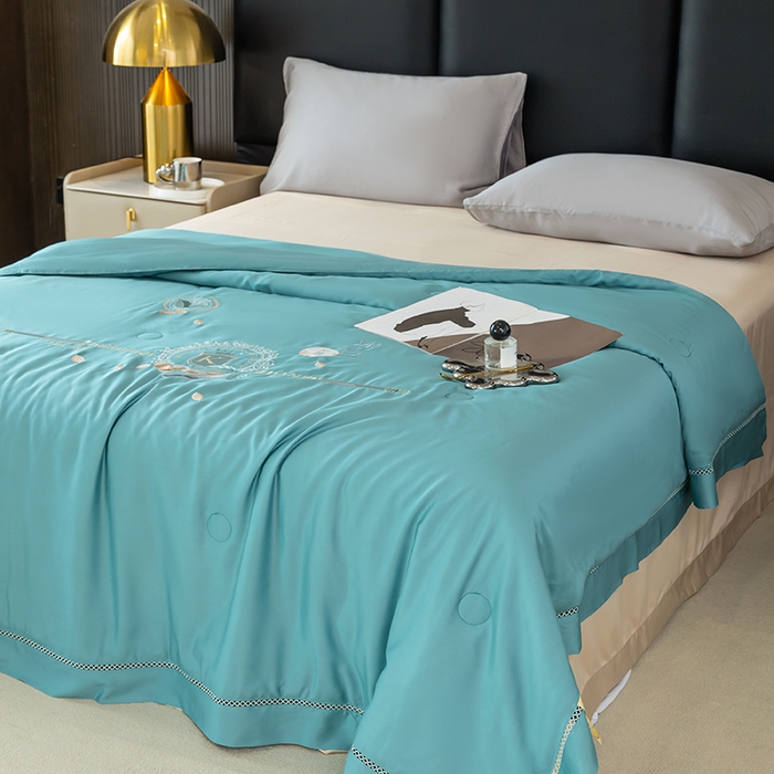 91家纺网 家纺一手货源 找家纺 太阳羽家纺 2026新款60支天丝提花镂空夏被夏凉被空调被冰豆系列 冰豆-海洋蓝