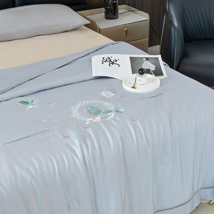 91家纺网 家纺一手货源 找家纺 太阳羽家纺 2026新款60支天丝提花镂空夏被夏凉被空调被冰豆系列 冰豆-轻奢灰