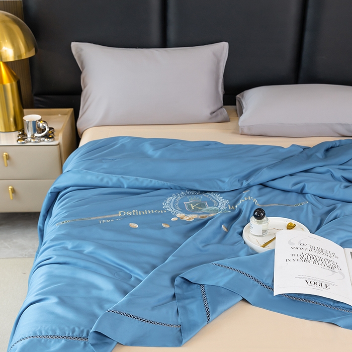 91家纺网 家纺一手货源 找家纺 太阳羽家纺 2026新款60支天丝提花镂空夏被夏凉被空调被冰豆系列 冰豆-天空蓝