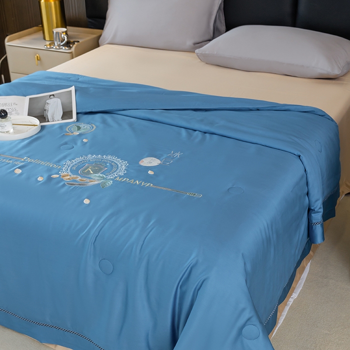 91家纺网 家纺一手货源 找家纺 太阳羽家纺 2026新款60支天丝提花镂空夏被夏凉被空调被冰豆系列 冰豆-天空蓝