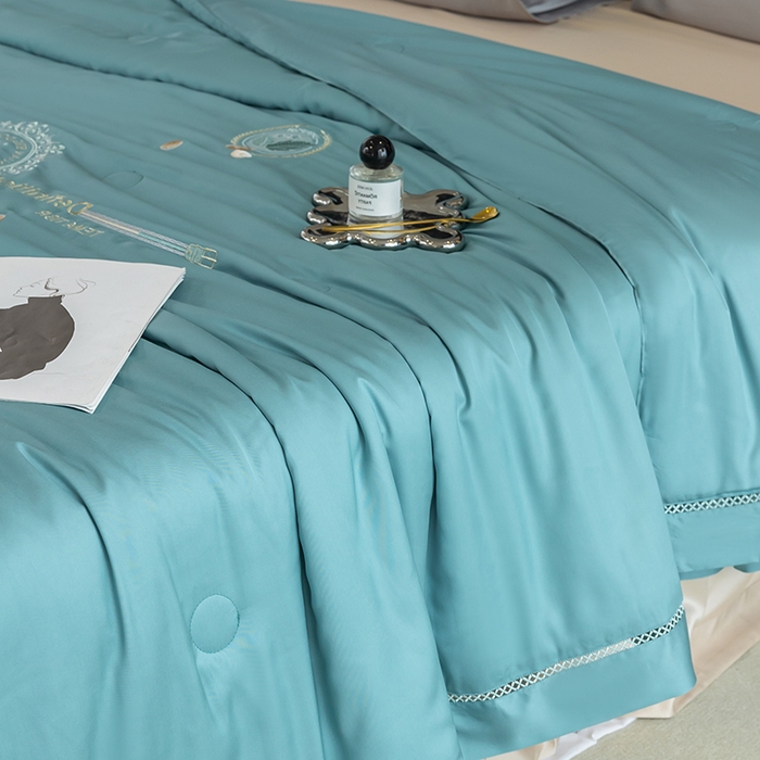 91家纺网 家纺一手货源 找家纺 太阳羽家纺 2026新款60支天丝提花镂空夏被夏凉被空调被冰豆系列 冰豆-海洋蓝