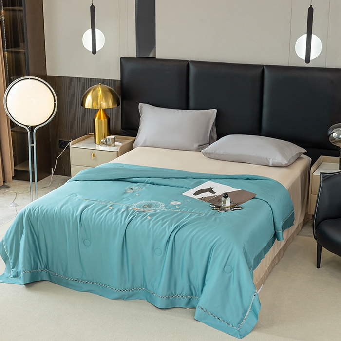 91家纺网 家纺一手货源 找家纺 太阳羽家纺 2026新款60支天丝提花镂空夏被夏凉被空调被冰豆系列 冰豆-海洋蓝