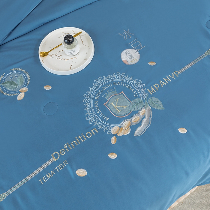 91家纺网 家纺一手货源 找家纺 太阳羽家纺 2026新款60支天丝提花镂空夏被夏凉被空调被冰豆系列 冰豆-天空蓝