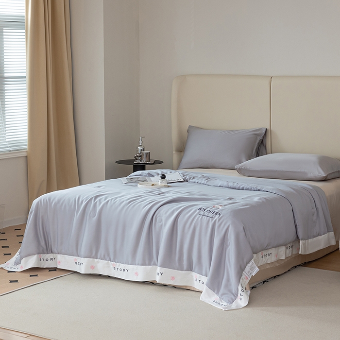 91家纺网 家纺一手货源 找家纺 太阳羽家纺 2026新款60支天丝提花镂空夏被夏凉被空调被艾诺维系列 艾诺维-灰