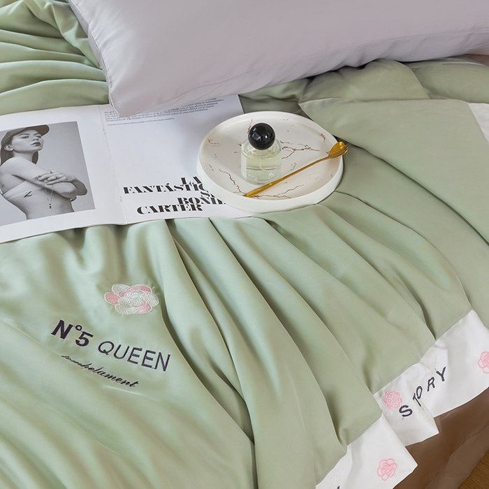 91家纺网 家纺一手货源 找家纺 太阳羽家纺 2026新款60支天丝提花镂空夏被夏凉被空调被艾诺维系列 艾诺维-绿