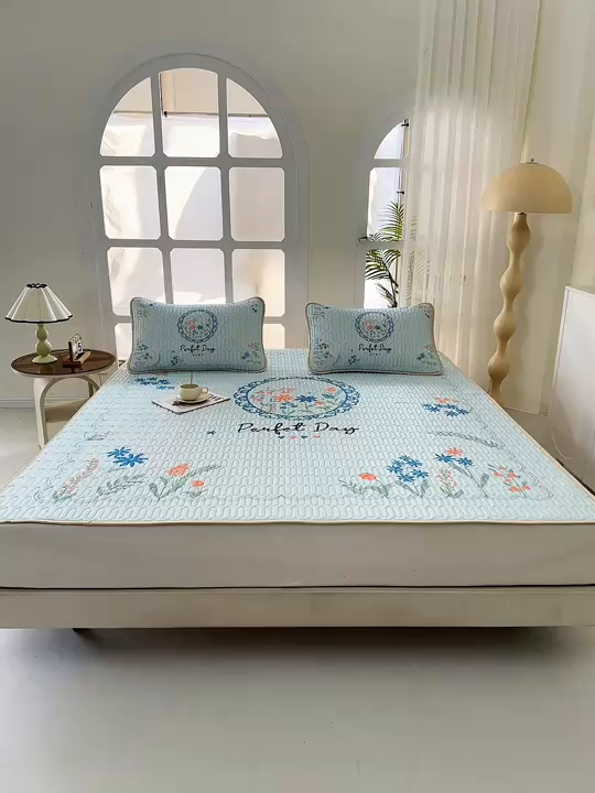 91家纺网 家纺一手货源 找家纺 美丽折家纺 2026新款0.6厚乳胶凉席印花系列 温婉花镜-蓝