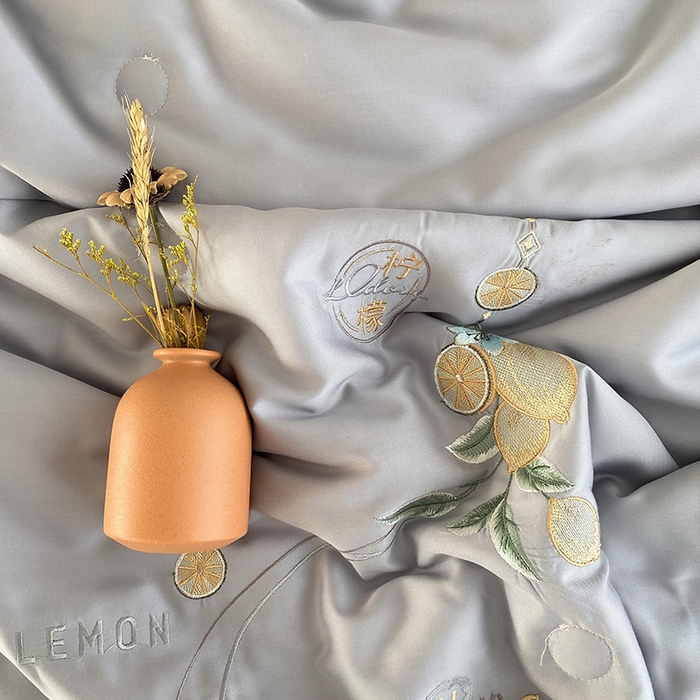 91家纺网 家纺一手货源 找家纺 太阳羽家纺 2026新款亲肤柔软柠檬天丝夏被被子被芯 柠檬-银灰