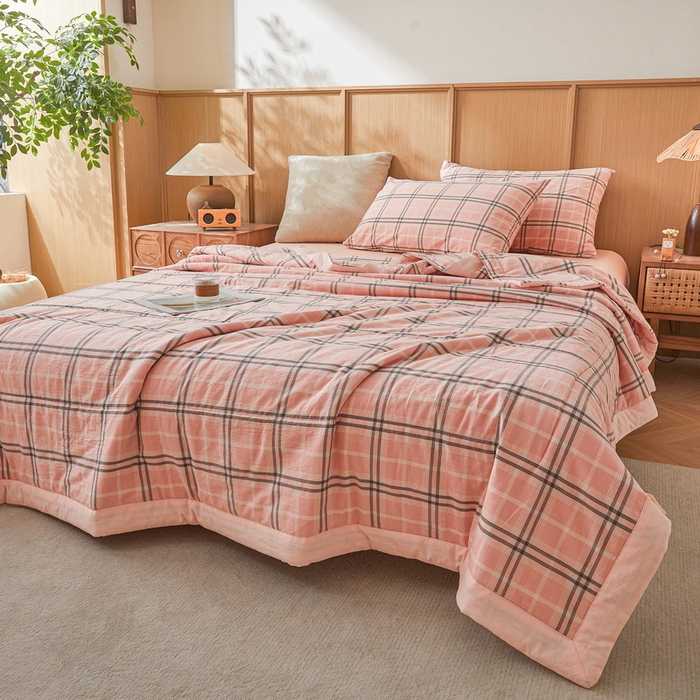 91家纺网 家纺一手货源 找家纺 牛魔王家居 2026新款A类水洗棉新疆棉花夏被 被子被芯 乔南粉