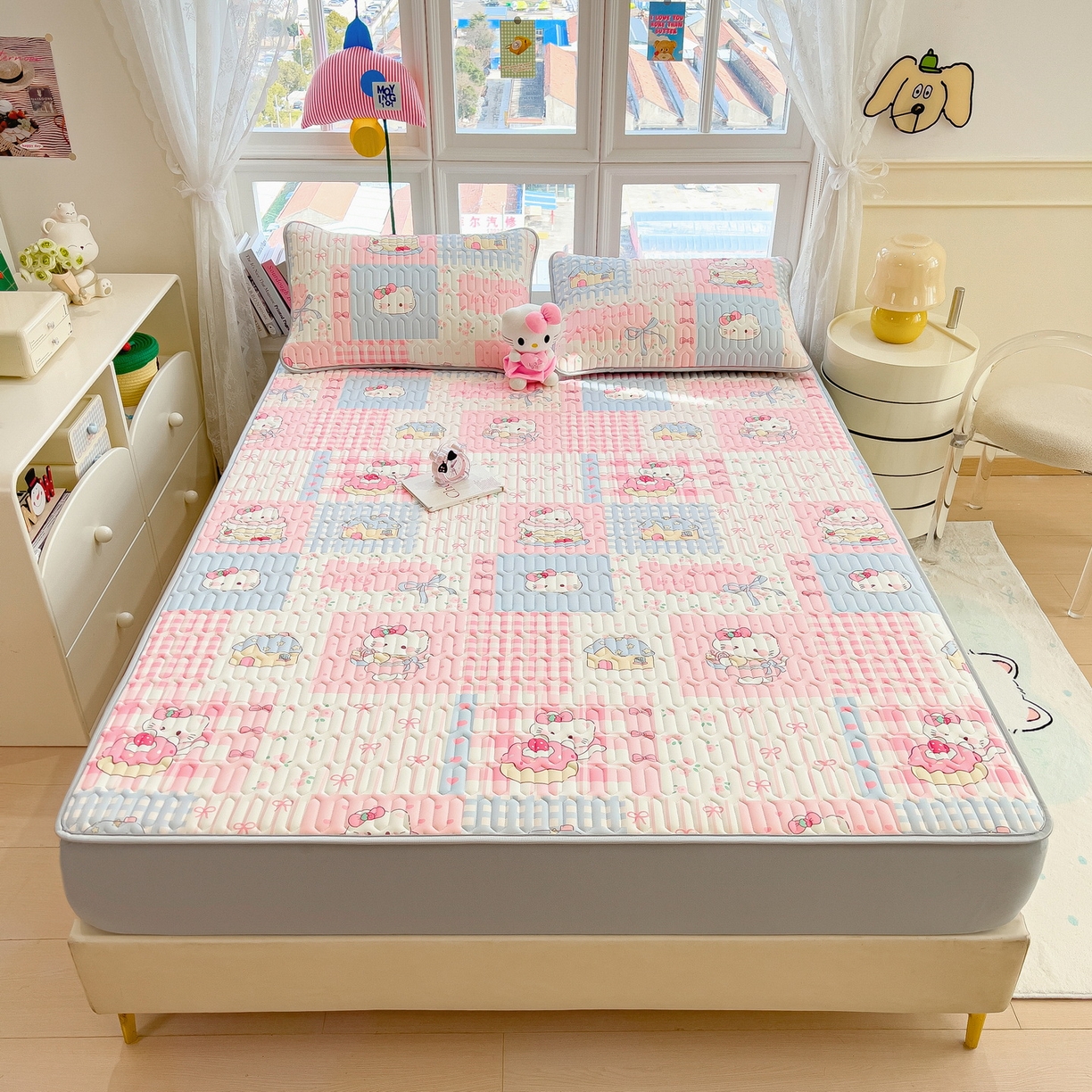 91家纺网 家纺一手货源 找家纺 丝羽坊 2026新款高密凉感丝印花乳胶凉席-床笠款 糖果猫咪