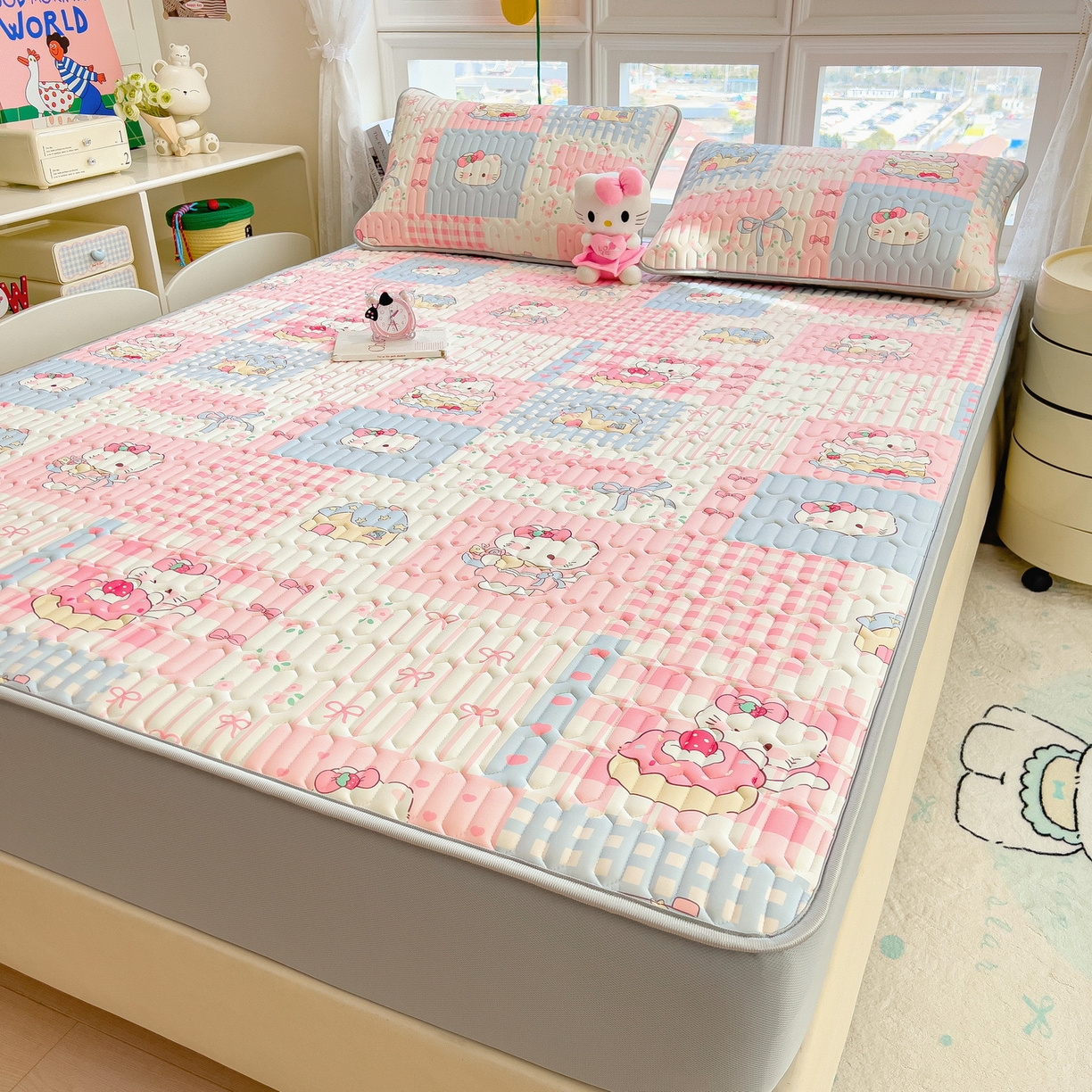 91家纺网 家纺一手货源 找家纺 丝羽坊 2026新款高密凉感丝印花乳胶凉席-床笠款 糖果猫咪