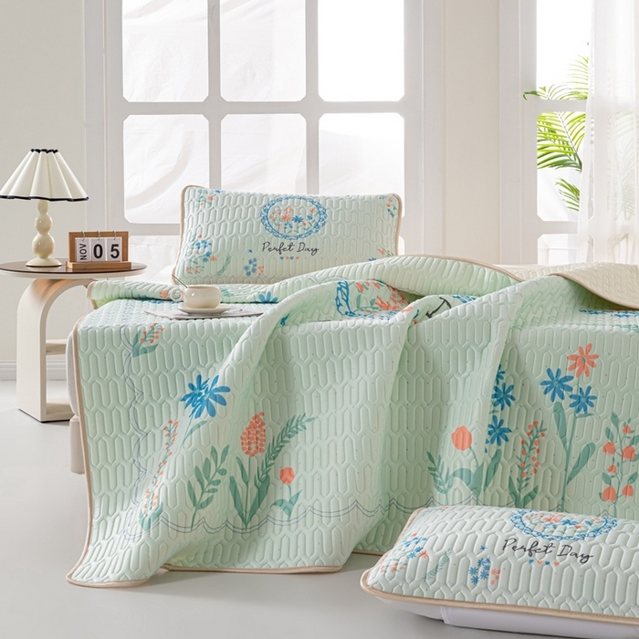 91家纺网 家纺一手货源 找家纺 美丽折家纺 2026新款0.6厚乳胶凉席印花系列 温婉花镜-绿