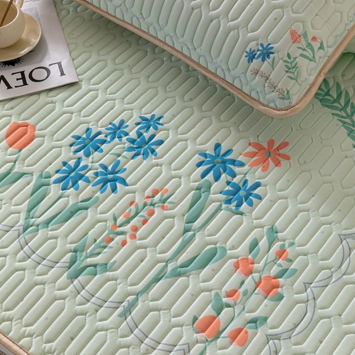 91家纺网 家纺一手货源 找家纺 美丽折家纺 2026新款0.6厚乳胶凉席印花系列 温婉花镜-绿