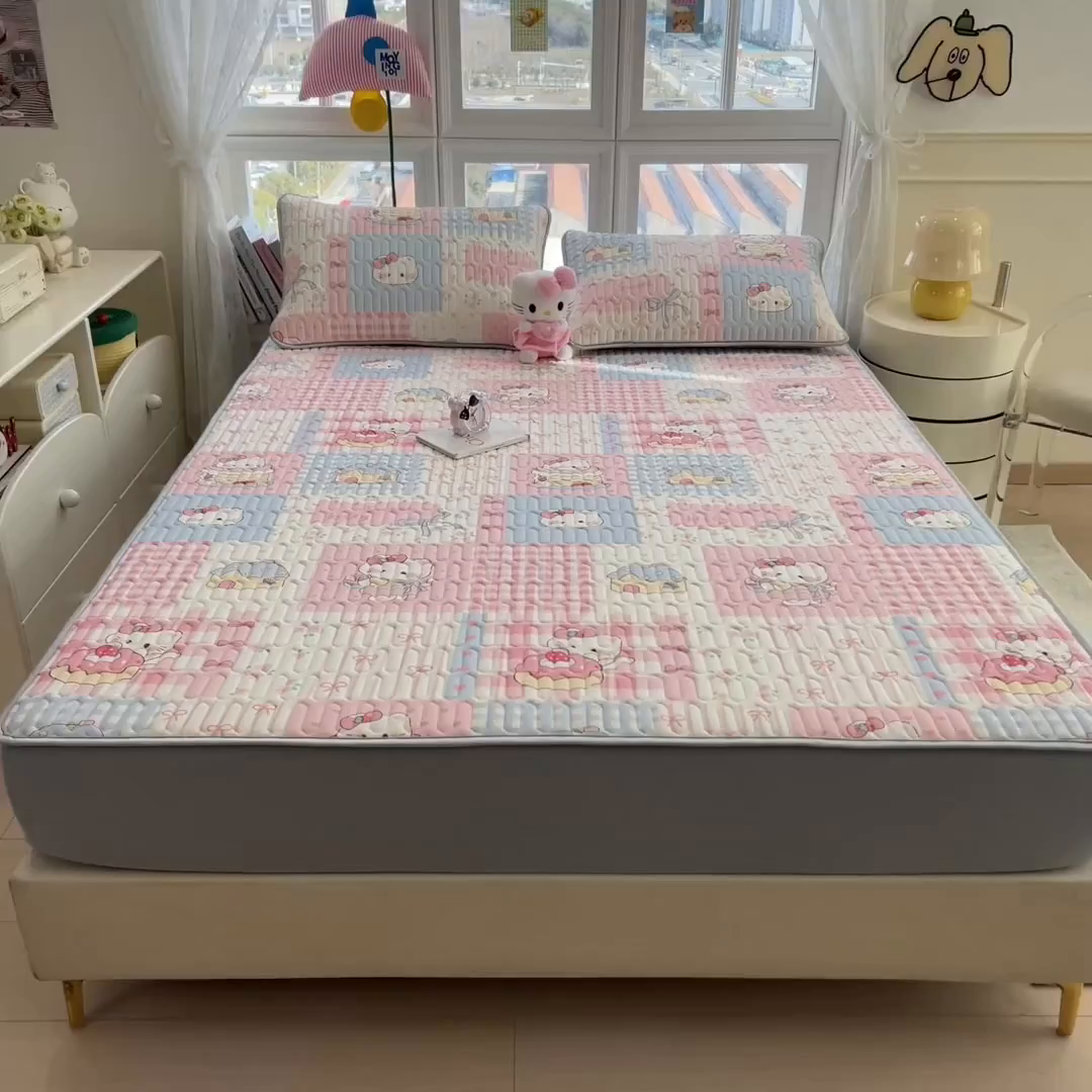 91家纺网 家纺一手货源 找家纺 丝羽坊 2026新款高密凉感丝印花乳胶凉席-床笠款 糖果猫咪