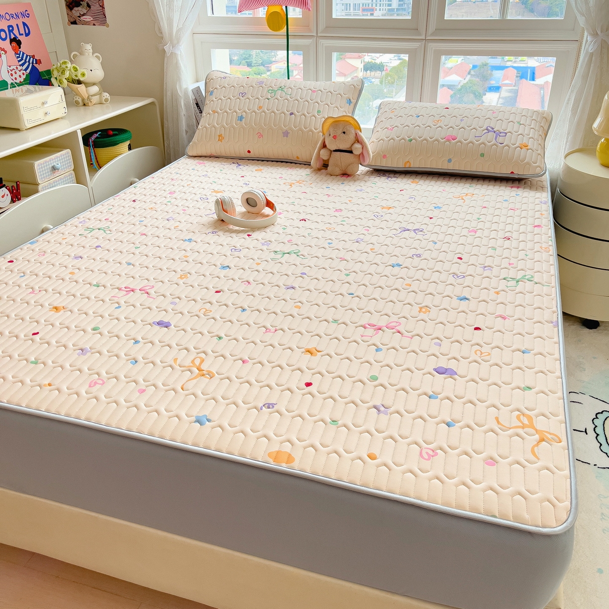 91家纺网 家纺一手货源 找家纺 丝羽坊 2026新款高密凉感丝印花乳胶凉席-床笠款 彩糖点点