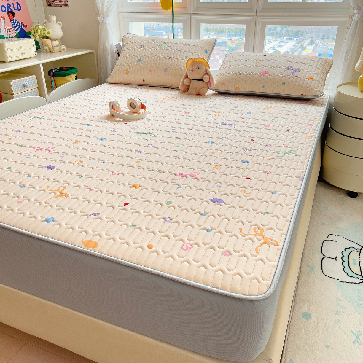 91家纺网 家纺一手货源 找家纺 丝羽坊 2026新款高密凉感丝印花乳胶凉席-床笠款 彩糖点点