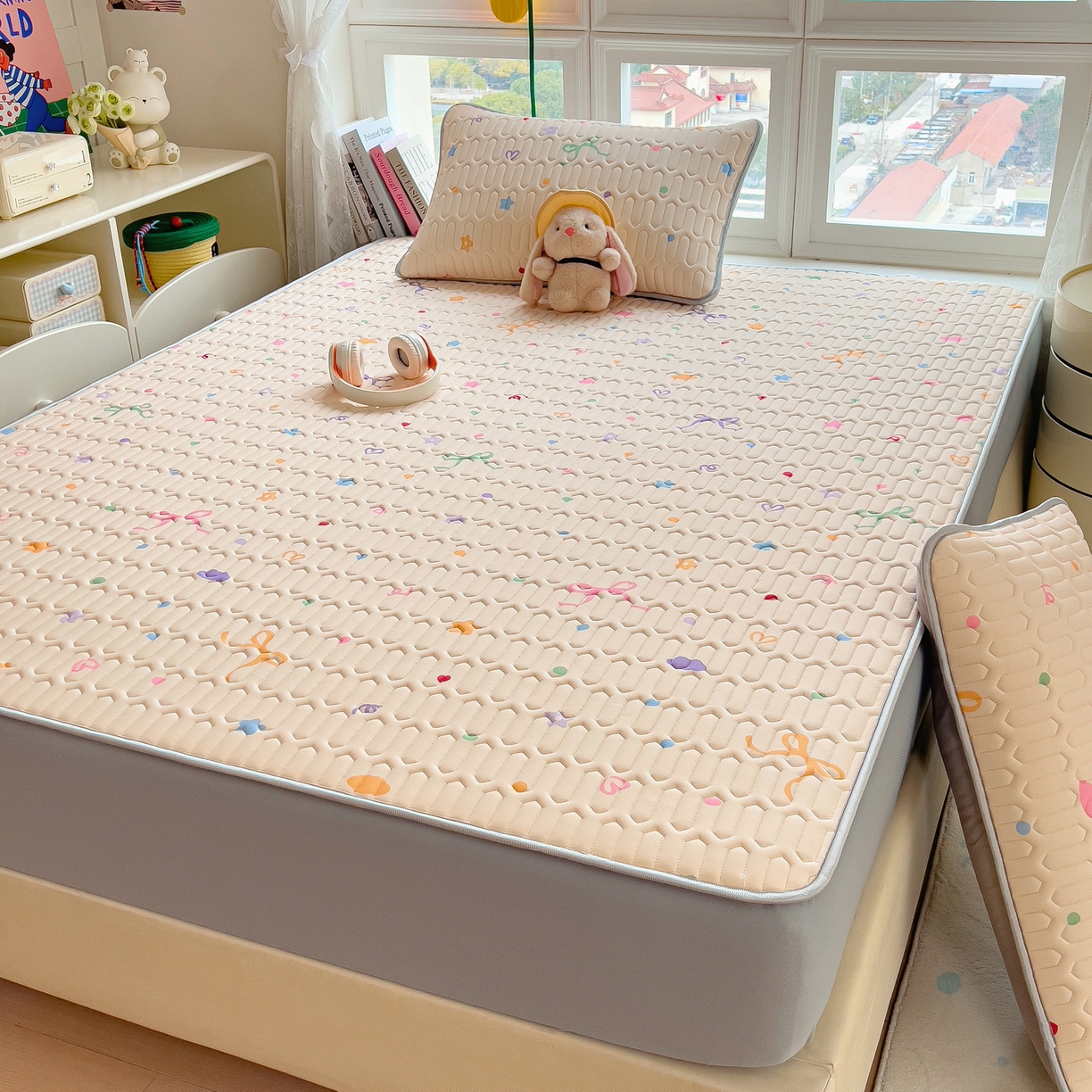 91家纺网 家纺一手货源 找家纺 丝羽坊 2026新款高密凉感丝印花乳胶凉席-床笠款 彩糖点点