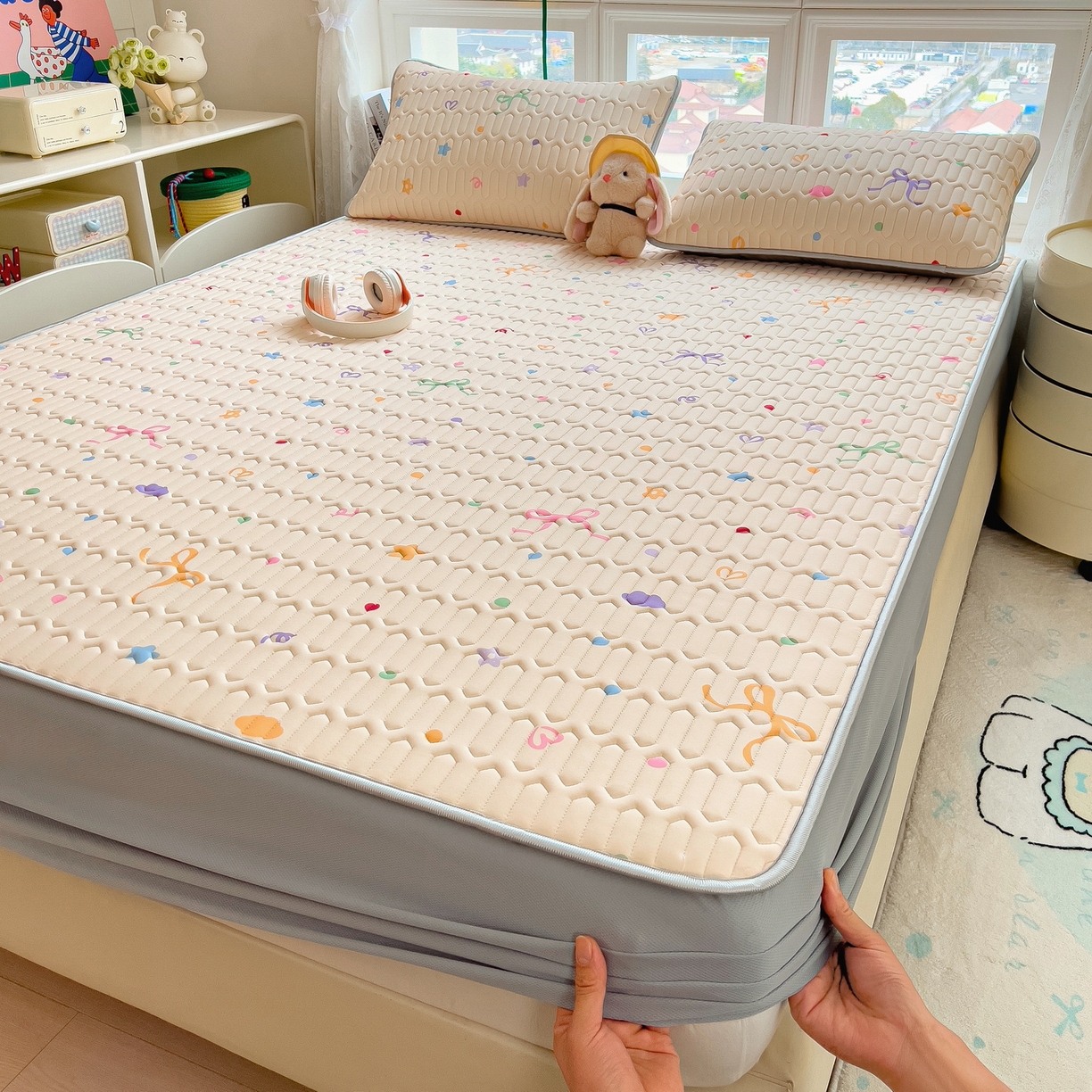 91家纺网 家纺一手货源 找家纺 丝羽坊 2026新款高密凉感丝印花乳胶凉席-床笠款 彩糖点点