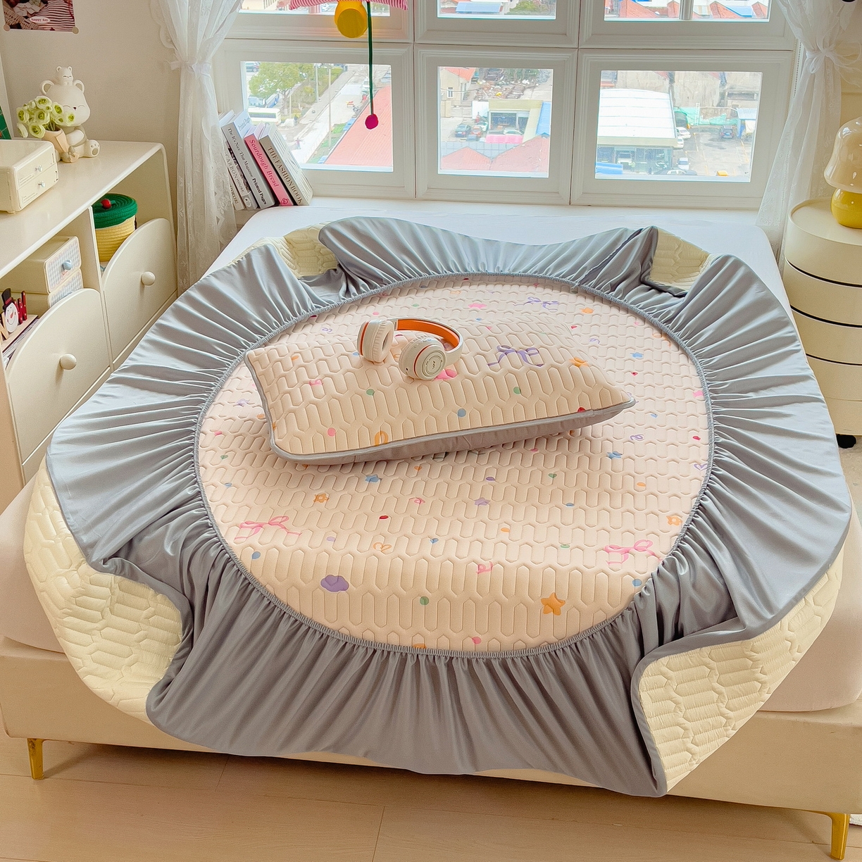 91家纺网 家纺一手货源 找家纺 丝羽坊 2026新款高密凉感丝印花乳胶凉席-床笠款 彩糖点点