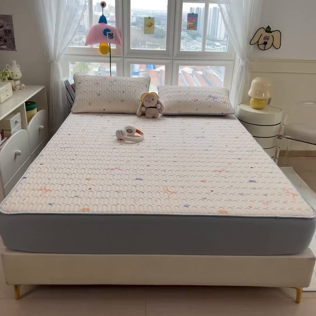 91家纺网 家纺一手货源 找家纺 丝羽坊 2026新款高密凉感丝印花乳胶凉席-床笠款 彩糖点点