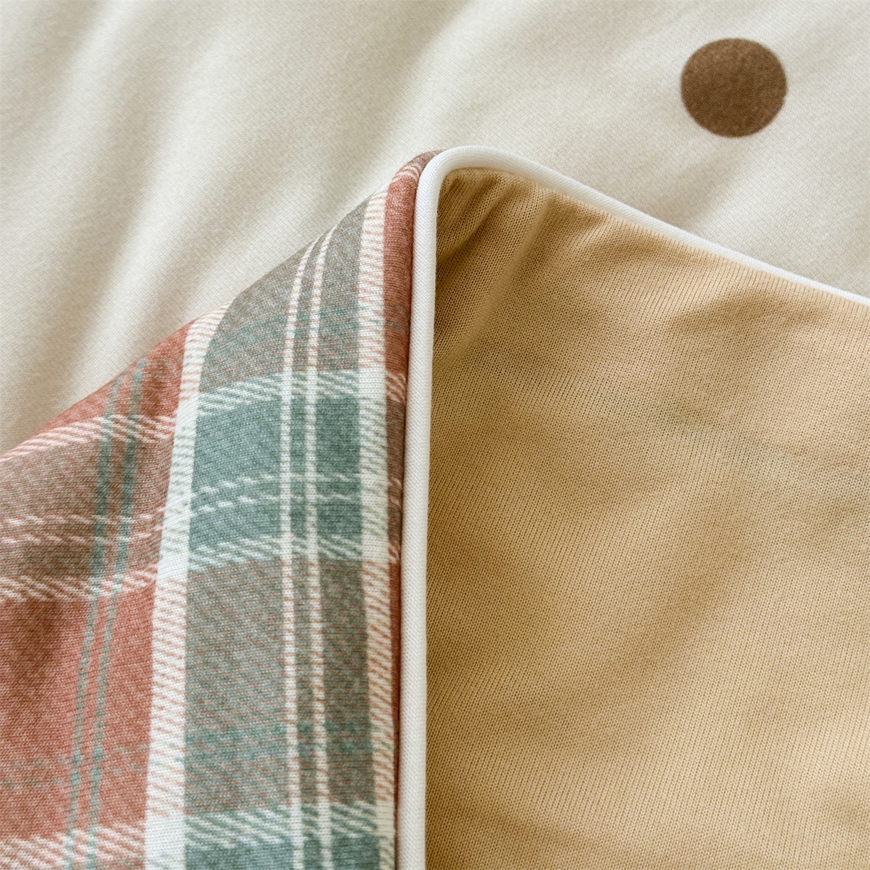 91家纺网 家纺一手货源 找家纺 朵希曼 2026年牛奶针织棉大版卡通夏被夏凉被空调被 格纹喵屋