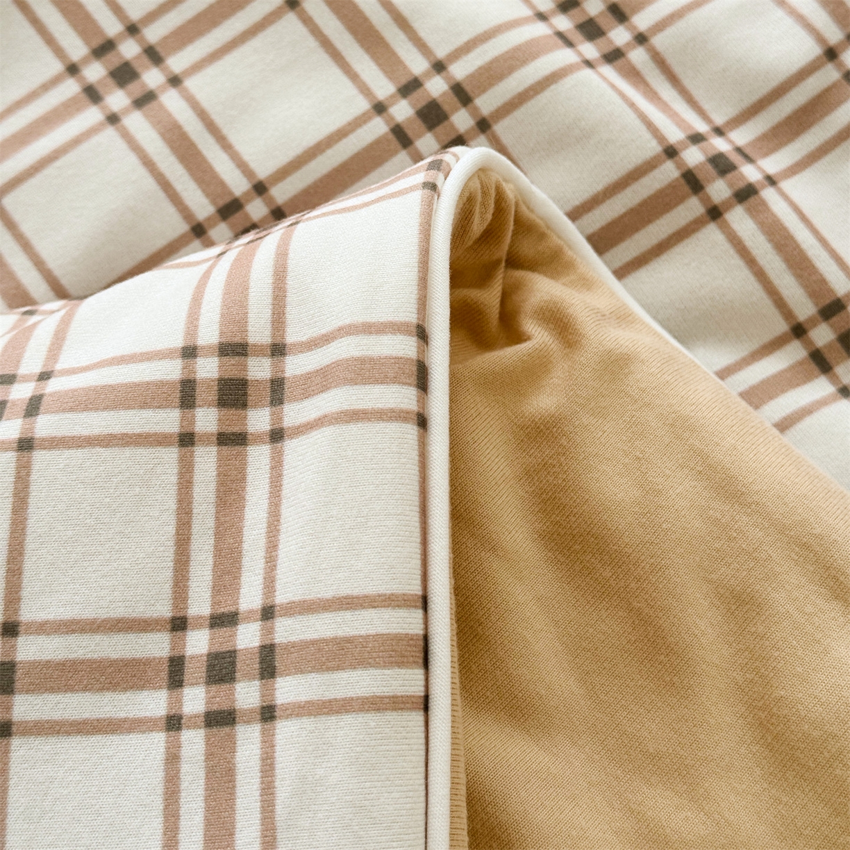 91家纺网 家纺一手货源 找家纺 朵希曼 2026年牛奶针织棉大版卡通夏被夏凉被空调被 裤带熊