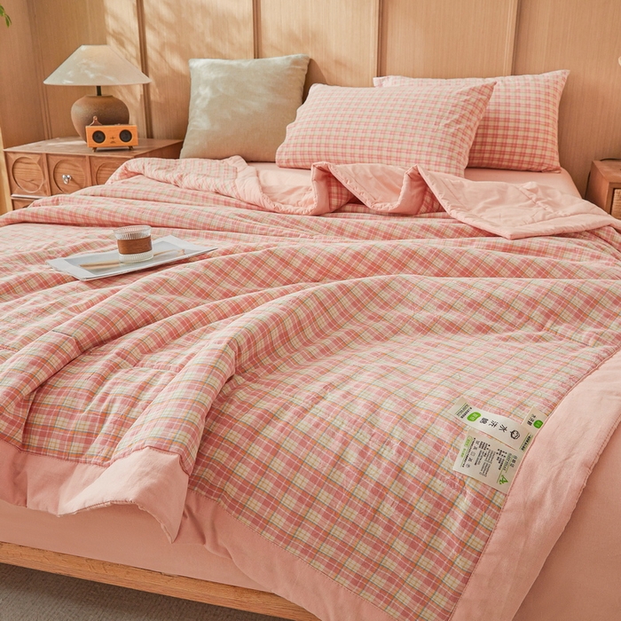 91家纺网 家纺一手货源 找家纺 牛魔王家居 2026新款A类水洗棉新疆棉花夏被 被子被芯 夏洛特粉