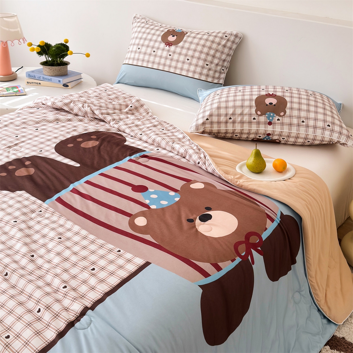 91家纺网 家纺一手货源 找家纺 朵希曼 2026年牛奶针织棉大版卡通夏被夏凉被空调被 裤带熊