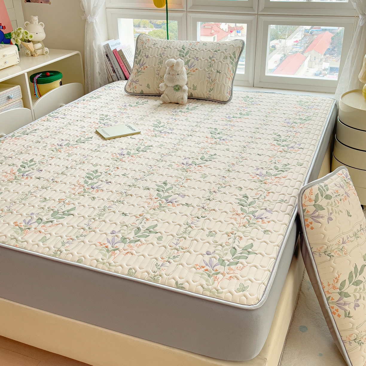 91家纺网 家纺一手货源 找家纺 丝羽坊 2026新款高密凉感丝印花乳胶凉席-床笠款 林间私语