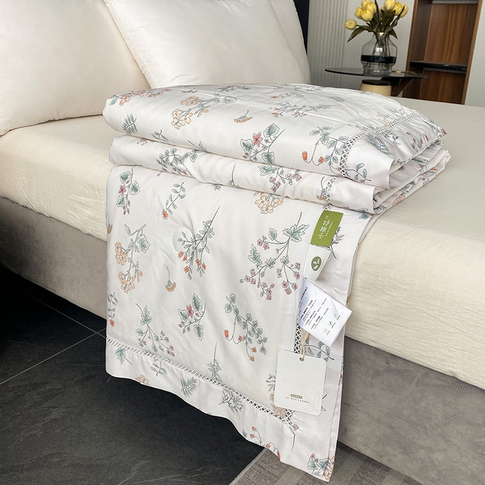 91家纺网 家纺一手货源 找家纺 太阳羽家纺 2026新款铂金莱赛尔天丝印花夏凉被镂空花边空调被夏被 棉朵