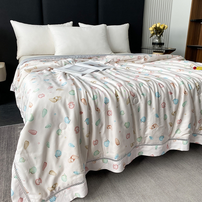 91家纺网 家纺一手货源 找家纺 太阳羽家纺 2026新款铂金莱赛尔天丝印花夏凉被镂空花边空调被夏被 晚香